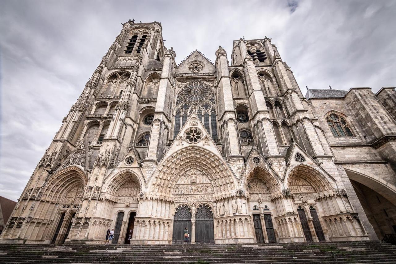 L'Hotel De Panette, Charpente Historique - Cathedrale Bourges Exterior foto